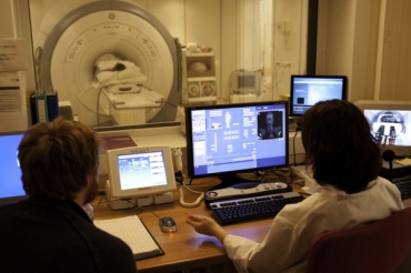 التصوير بالرنين المغناطيسي